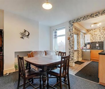 3 bedroom terraced house to rent - Photo 4