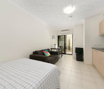 Self Contained & Fully Furnished! - Photo 1