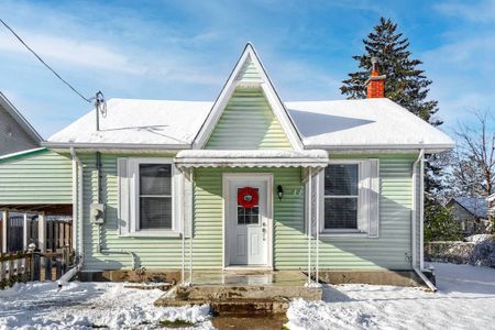 For Lease - 44 Sanford Street, Barrie, Ontario - Photo 2