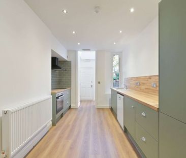 Premium Three-Bedroom Apartment | Fully Refurbished | Permit Parking | Clifton & Whiteladies Road - Photo 4