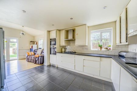 Room in a Shared House, Cardinal Close, B17 - Photo 2