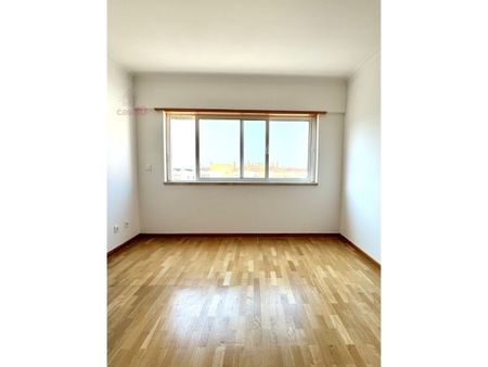 3 room luxury Apartment for rent in Cascais e Estoril, Portugal - Photo 2