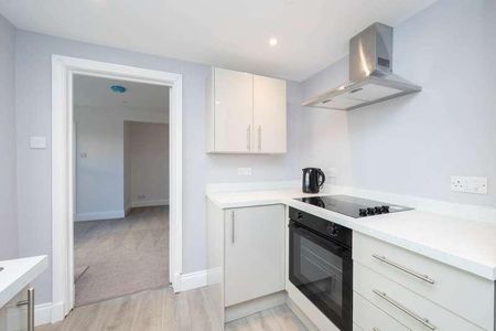 Daux Way, Billingshurst, RH14 - Photo 4