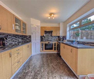 2 bedroom end of terrace house to rent - Photo 4