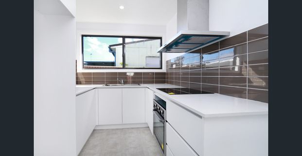 Near new two bedroom grannyflat - Photo 1