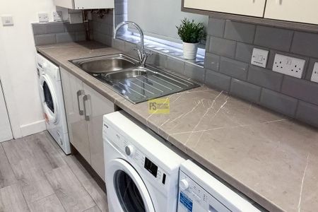 5 bedroom terraced house to rent - Photo 2