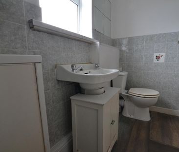 2 bedroom terraced house to rent - Photo 6