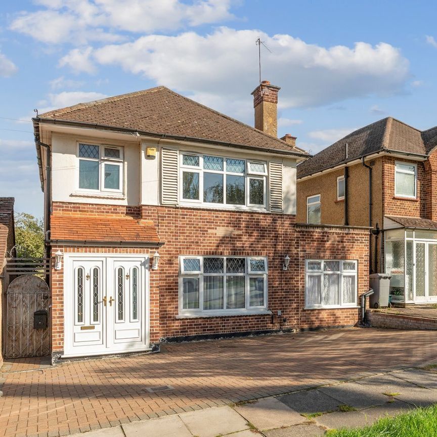 Shaftesbury Avenue, Kenton, Harrow, HA3 - Photo 1