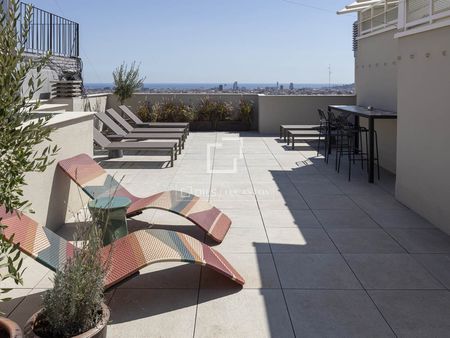 Excellent 3 Bedroom apartment with 49m² terrace for rent in Gràcia, Barcelona - Photo 3