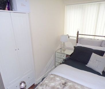 Acre Lane, Bromborough - Photo 3