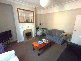 Cliff Mount, Woodhouse, Leeds - Photo 1