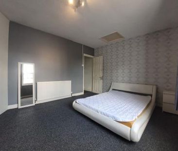 4 Bedroom Student Home - 66 St. Peters Place, City Centre - Photo 4