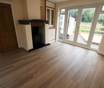 4 bedroom detached house to rent - Photo 2