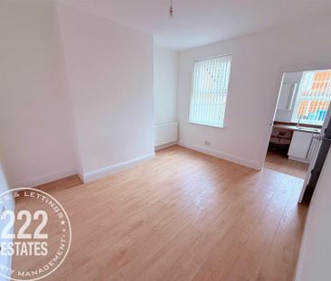 Gorsey Lane - Warrington - WA2 - Photo 2