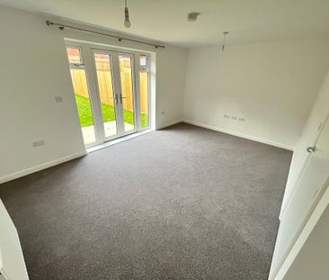 3 bedroom semi-detached house to rent - Photo 2