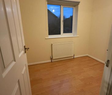 3 bedroom detached house to rent - Photo 3