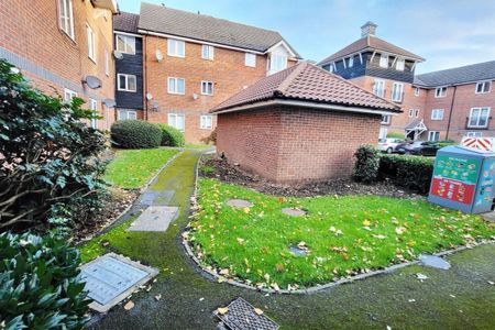 Mandeville Court, LONDON - Photo 4