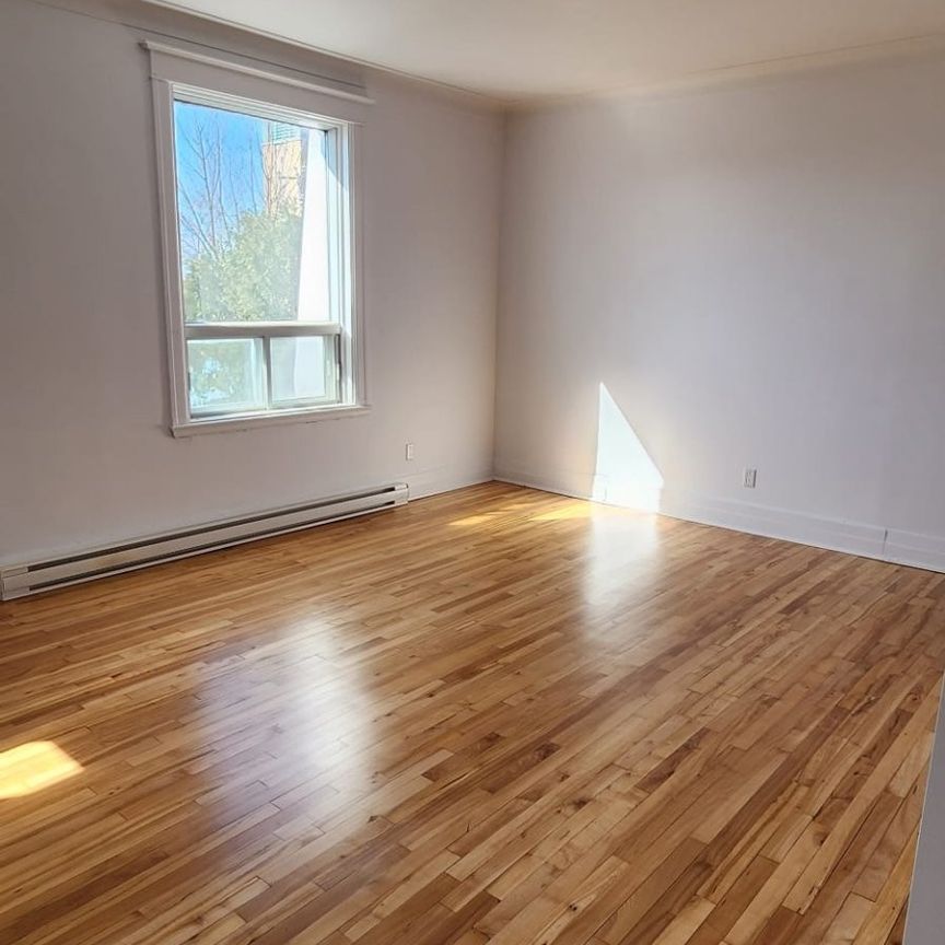 632 18e Avenue - Photo 1