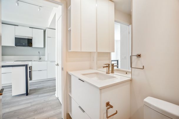 For Lease - 1 FAIRVIEW Road Unit# 1107, Mississauga, Ontario - Photo 1