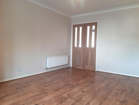 3 bedroom detached house to rent - Photo 3