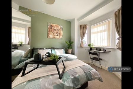 1 bedroom in a house share to rent - Photo 5