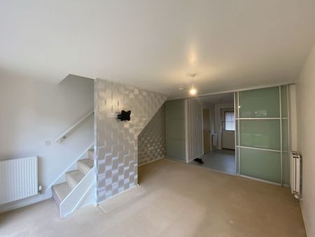 2 Bedroom Terraced - Photo 4