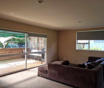 Groovy Glamis - Photo 1