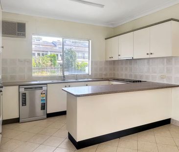 Space, Comfort and Coastal Convenience - Photo 3