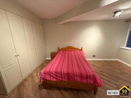 Flat in Harley Court Blake Hall Road, London, E11 2QG - Photo 2