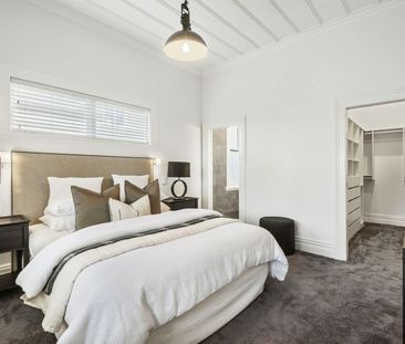 Prime Character Home in the Heart of Birkenhead - Photo 6