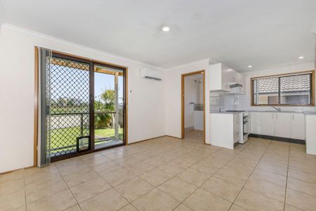 28 Michael Hill Avenue, Woodberry. - Photo 2