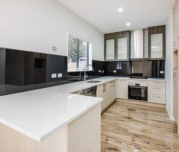 Modern 3BR Apt - Prime Pakuranga! - Photo 1