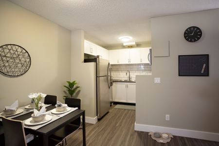 A - 1 Bedroom - Photo 3