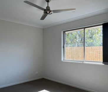 Modern Family Duplex in Park Ridge - Photo 2