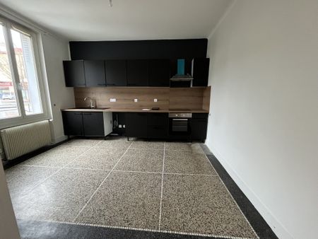 Location Maison 3 pièces 89m² CHAMALIERES 63400 - Photo 4