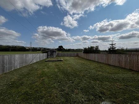 2 bedroom semi-detached house to rent - Photo 3