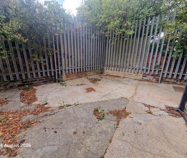 Flat 2, Stanningley Road, Leeds - Photo 6