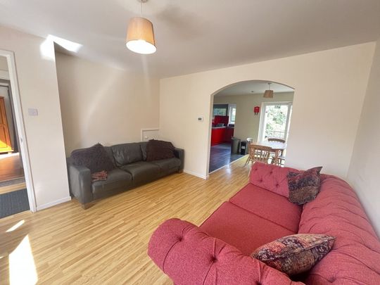 Little Oaks, Penryn - Photo 1