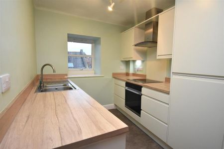 2 bedroom flat to rent - Photo 5