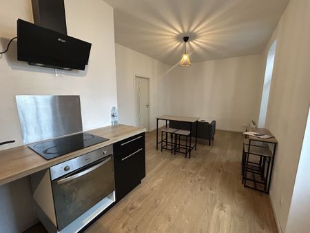 Location Appartement 3 pièces 47m² LE CREUSOT 71200 - Photo 4