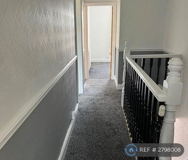 3 bedroom terraced house to rent - Photo 3