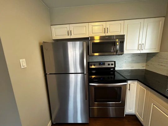 Massey House — Bachelor - Photo 1