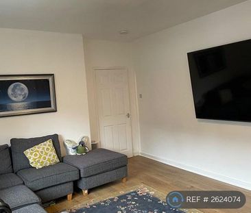 2 bedroom end of terrace house to rent - Photo 2