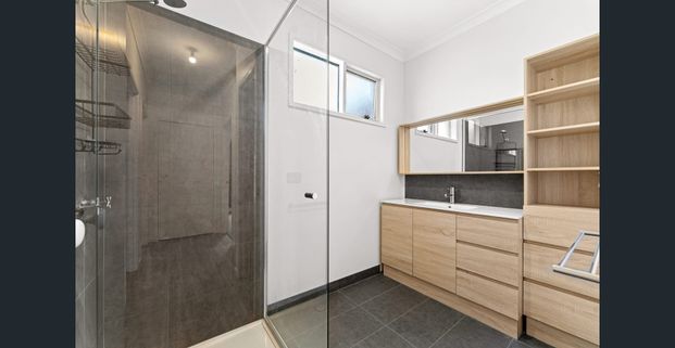 Comfortable Family Home in a Convenient Golden Square Location - Photo 1