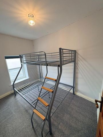 33 Stream Street, Downpatrick, BT30 6DE - Photo 2