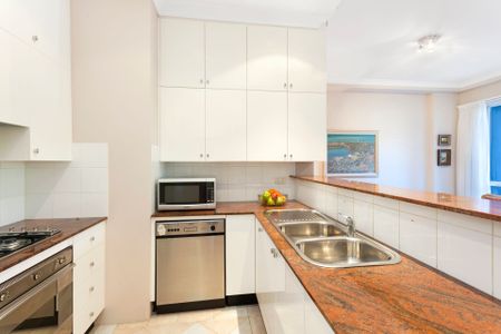 Stylish Garden Apartment with Private Entrance and Oversized Terrace - Photo 3