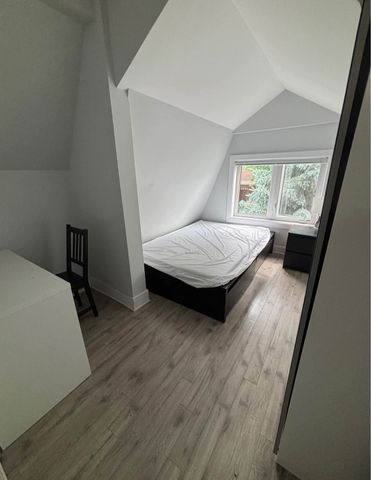 73 Blackburn - Photo 2