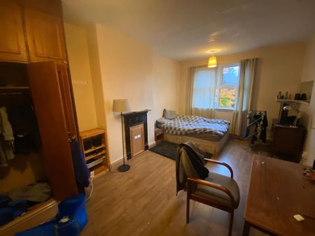 9 bedroom townhouse to rent - Photo 4