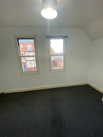 1 Bed Flat, Westleigh Road, LE3 - Photo 3