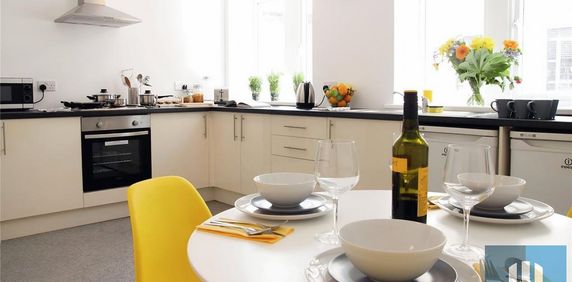 1 bedroom in a house share to rent - Photo 2